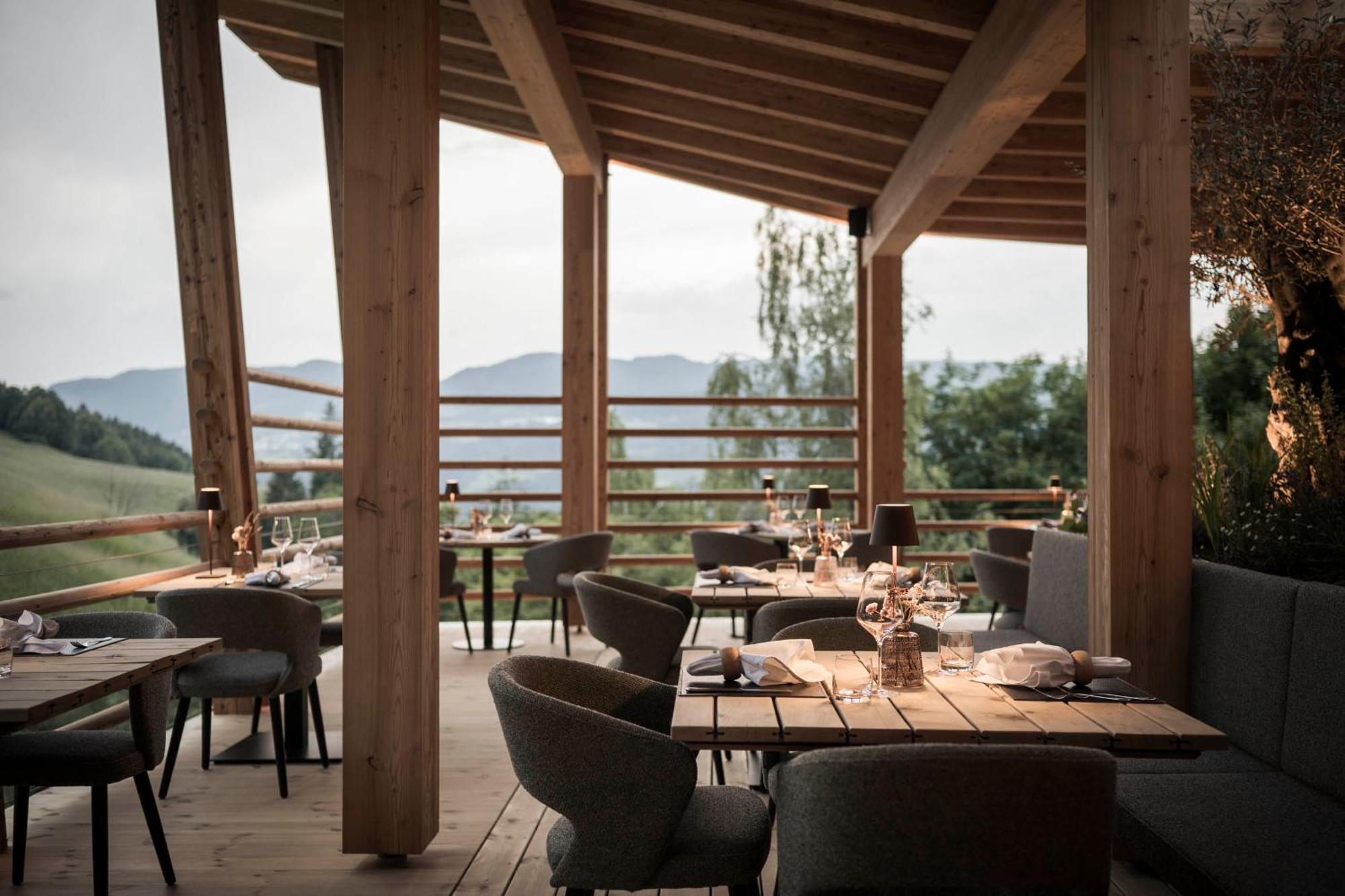 Presulis Hideaway Apartments & Restaurant Völs am Schlern Exterior photo